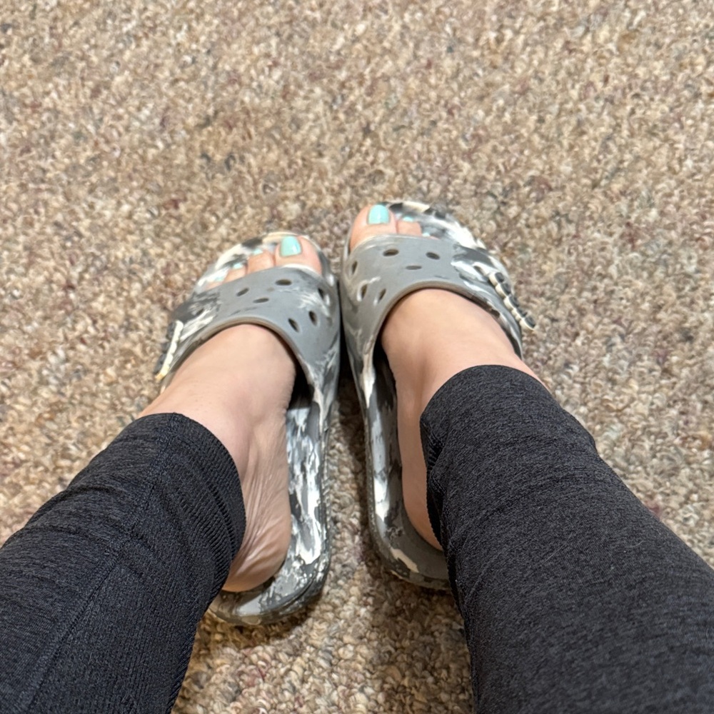 CROCS Marble Pattern Slide Sandals - Picture 3 of 3